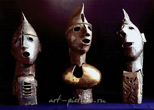 士兵，1991年，青铜，七件，高——40、45、40厘米。作者自藏。