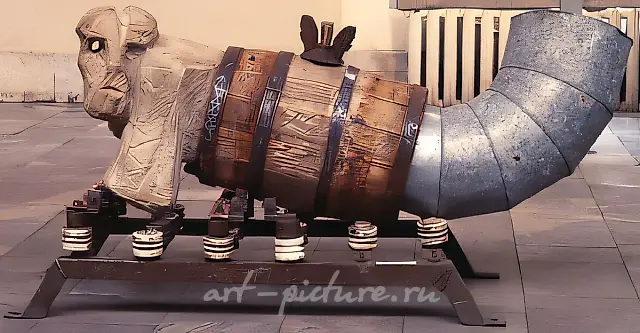 Age of electricity, 1990, wood, concrete, metal, 140x100x90 Author`s property