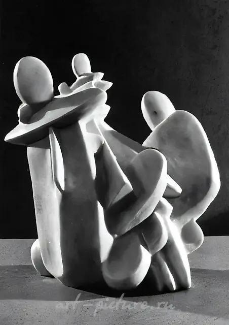 家庭，1992，大理石，27x24x17，作者自藏