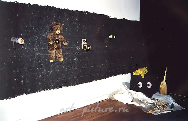 Songs of Garbage, 2004, object/video/sound/light