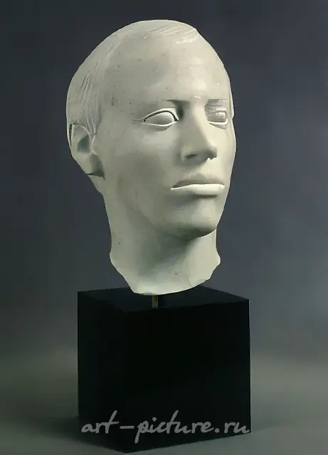 Portrait of a man, 1990, marble, granite, 45х25х23