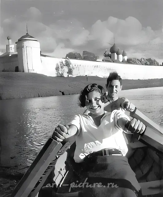 Молодость. В доме отдыха московского электрокомбината в Калязино., 1932, фото,