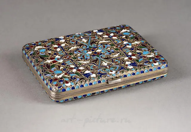 A SILVER-GILT AND CLOISONNÉ ENAMEL CIGARETTE CASE Russia