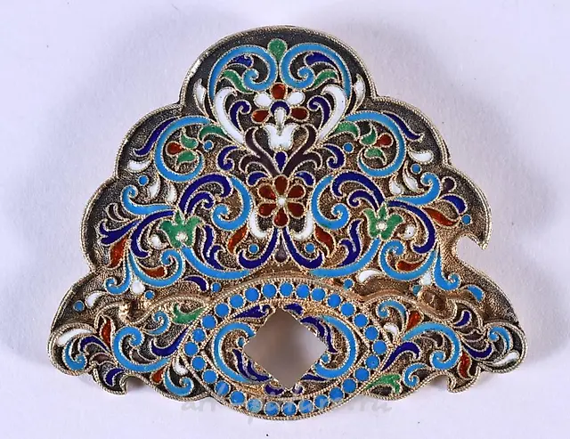 AN ANTIQUE RUSSIAN SILVER AND ENAMEL BUCKLE. 27.6 grams. 5.5...