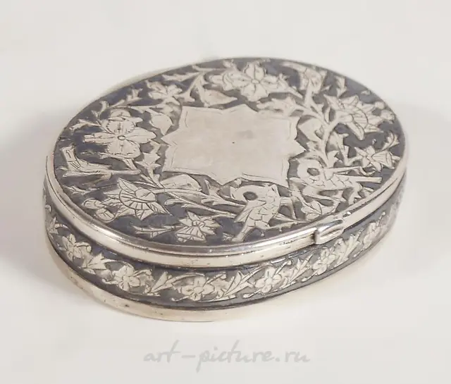 SILVER SNUFF BOX