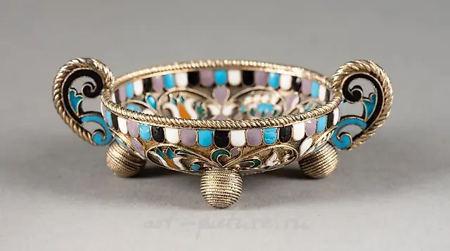 VERY FINE CLOISONNÉ ENAMEL HANDLED BOWL
