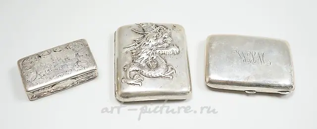 An engine turned RAF enamelled silver cigarette case, 82mm a...