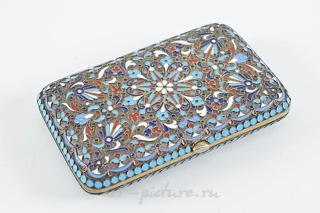 RUSSIAN SILVER CIGARETTE CASE. CH (Cyrillic) maker's mark, K...

RUSSIAN SILVER CIGARETTE CASE. CH (Cyrillic) марка производителя, K...