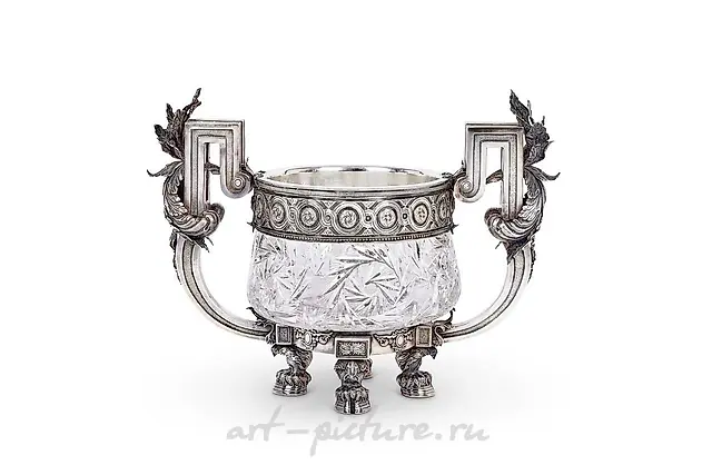 БОЛИН, РОССИЯ, ОКОЛО 1900 ГОДА: ВПЕЧАТЛЯЮЩАЯ СЕРЕБРЯНАЯ И РЕЗНАЯ СТЕКЛЯННАЯ ЧАША ДЛЯ ПУНША