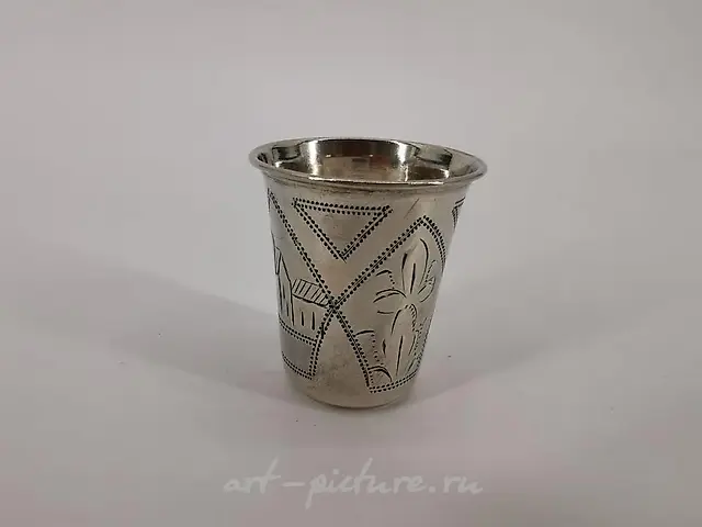 МАЛЕНЬКИЙ РУССКИЙ СТАКАН / ВОДОЧНЫЙ СТАКАН