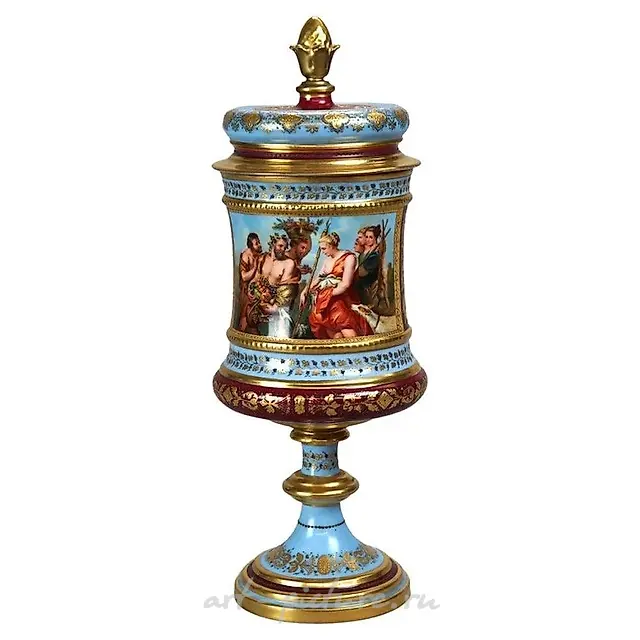 Антикварная урна Royal Vienna с ручной росписью и золотым покрытием, около 1890 года