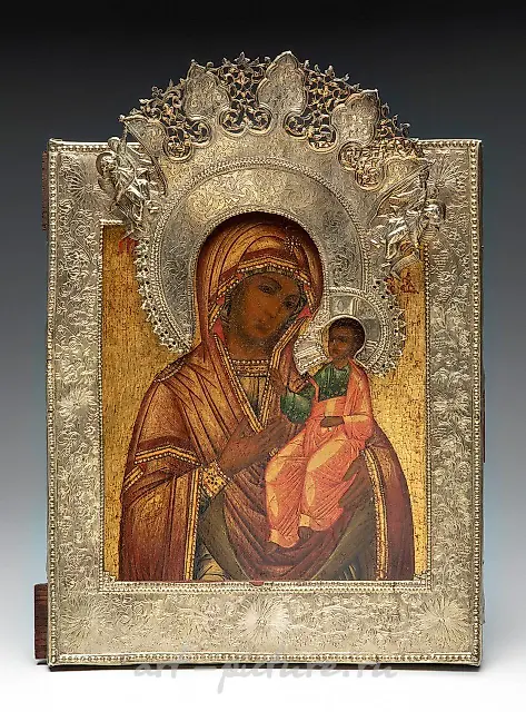 19th century Russian icon.
"Virgin Odighitria".
Painting...