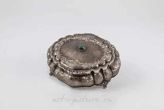 Malachite casket