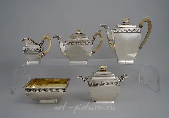 Прекрасный русский сервиз для чая и кофе из серебра от Сазикова