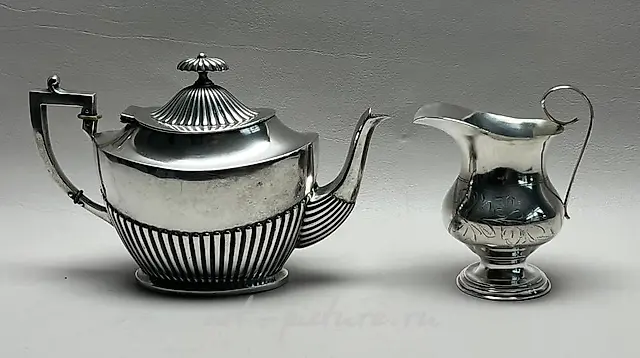 Императорская русская серебряная чайник и сахарница