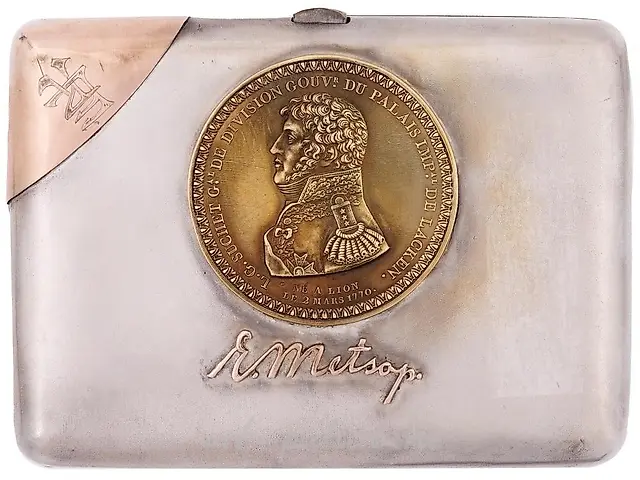 RUSSIAN SILVER AND GOLD CIGARETTE CASE WITH MEDAL