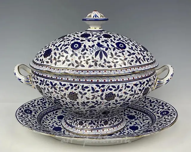 Фарфоровая супница и поднос Royal Vienna, около 1880 года.