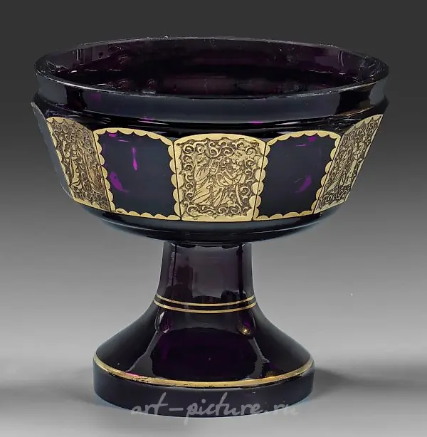 Foot bowl by Johann Oertel