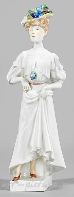 稀有的艺术风格青年时期的雕塑作品《巴黎女子》
