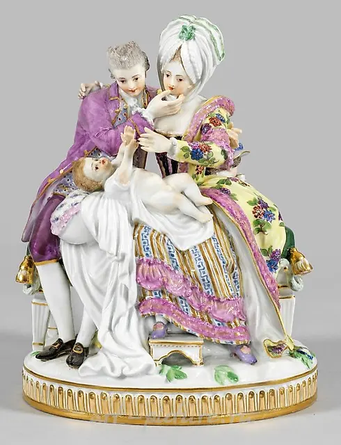 Round and perceptive figure group "The Joys of Marriage"