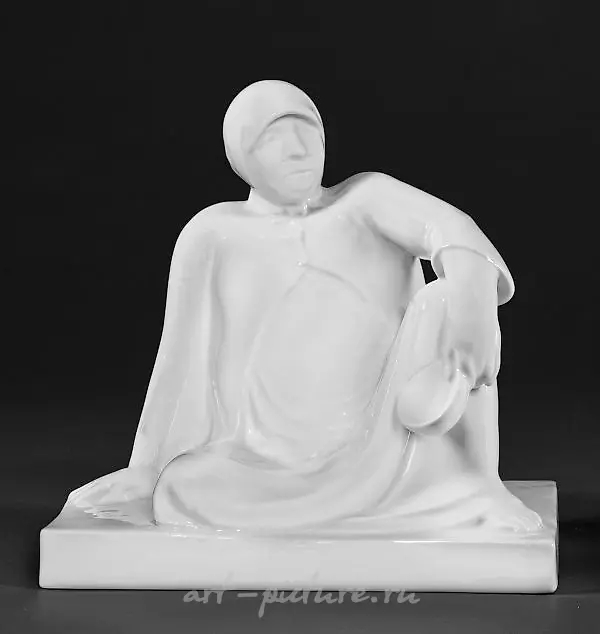 俄罗斯乞丐女人举着碗