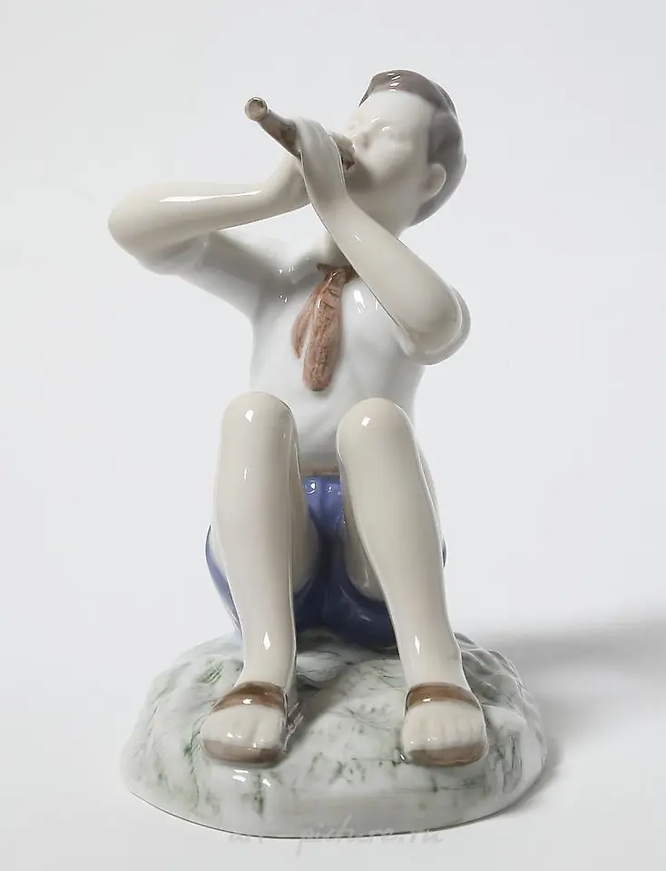 瓷制雕像《吹笛子的小男孩》 Bing Grondahl
