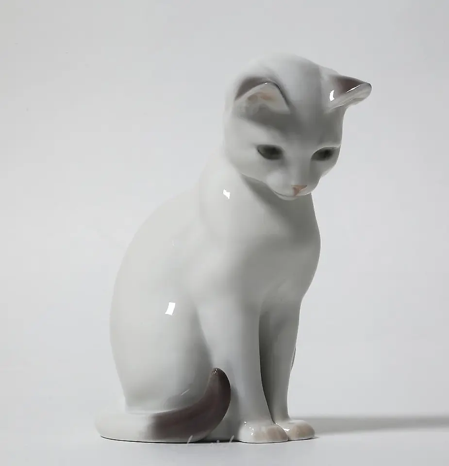 Кошка. Дания, г. Копенгаген, Bing & Grondahl