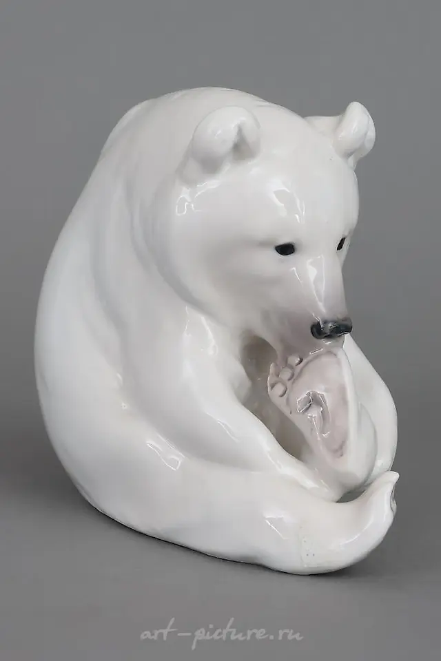 Фарфоровая фигура "Полярный медведь". Royal Copenhagen