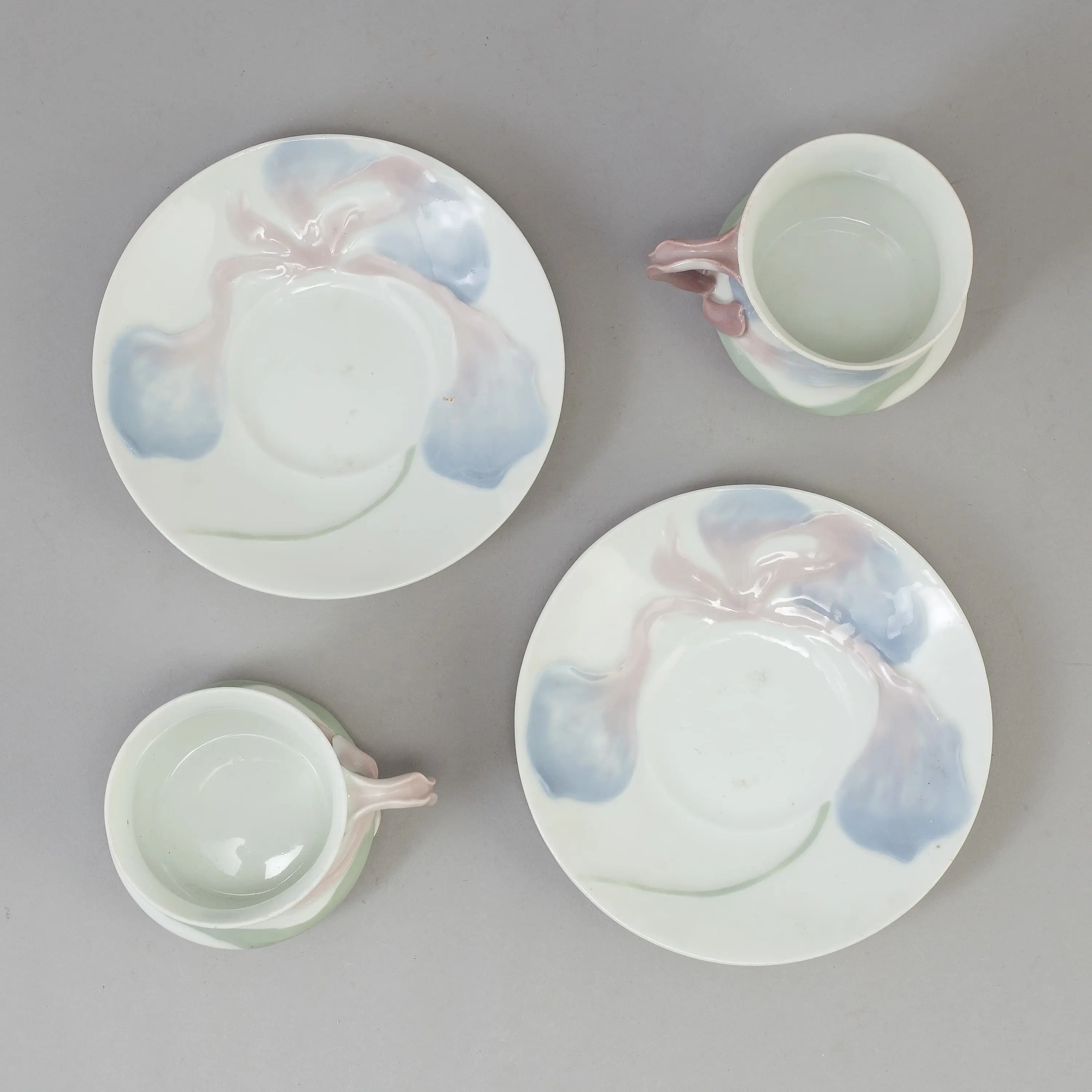 Porcelain coffee pairs with irises. Modern style. Hand-painted under glaze. Sweden, Rörstrand. — photo 4