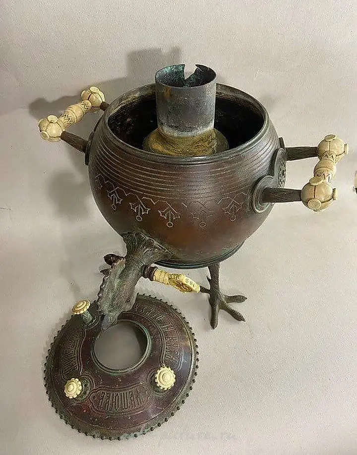 The translation of "Самовар-петух" into English is "Rooster Samovar." — photo 4