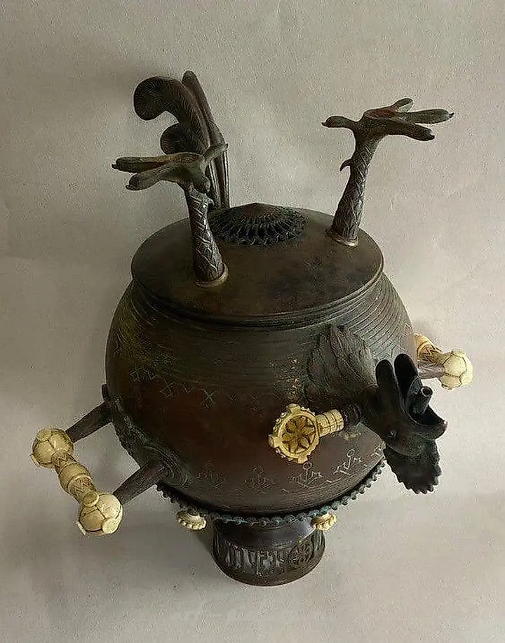 The translation of "Самовар-петух" into English is "Rooster Samovar." — photo 2
