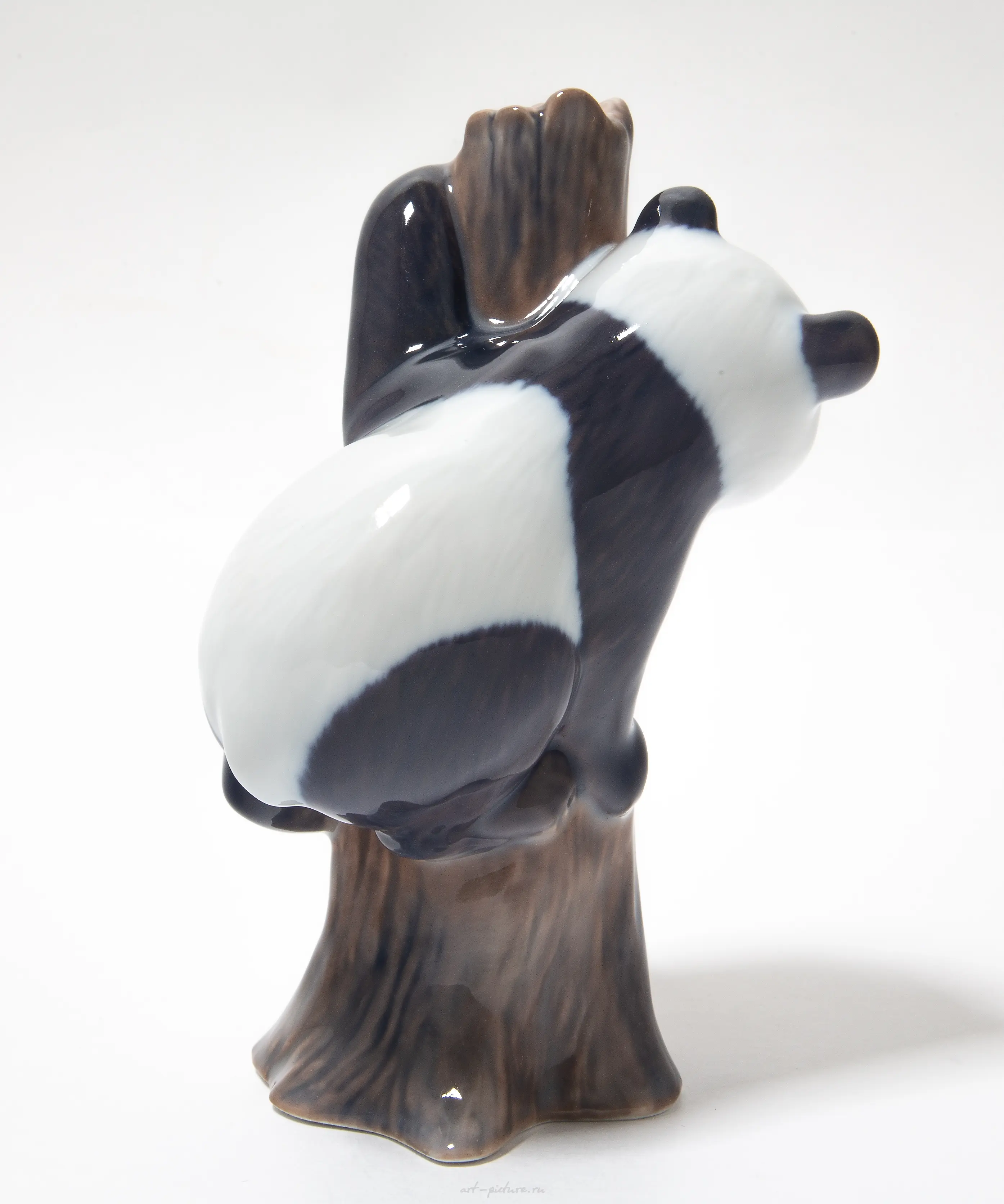 Panda in the tree. Denmark, Copenhagen, Royal Copenhagen. — photo 4