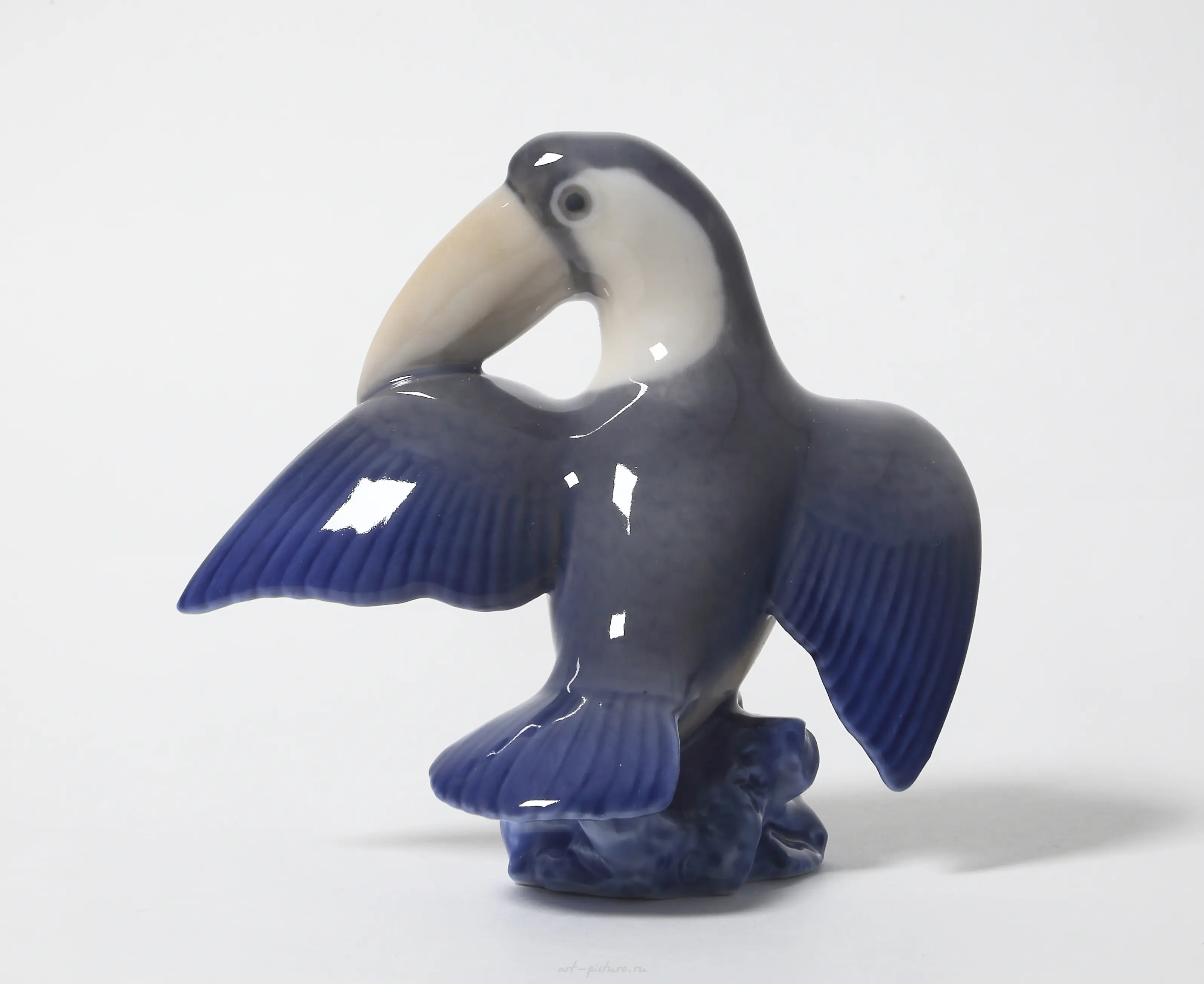 Toucan. Denmark, Copenhagen, Royal Copenhagen. — photo 5