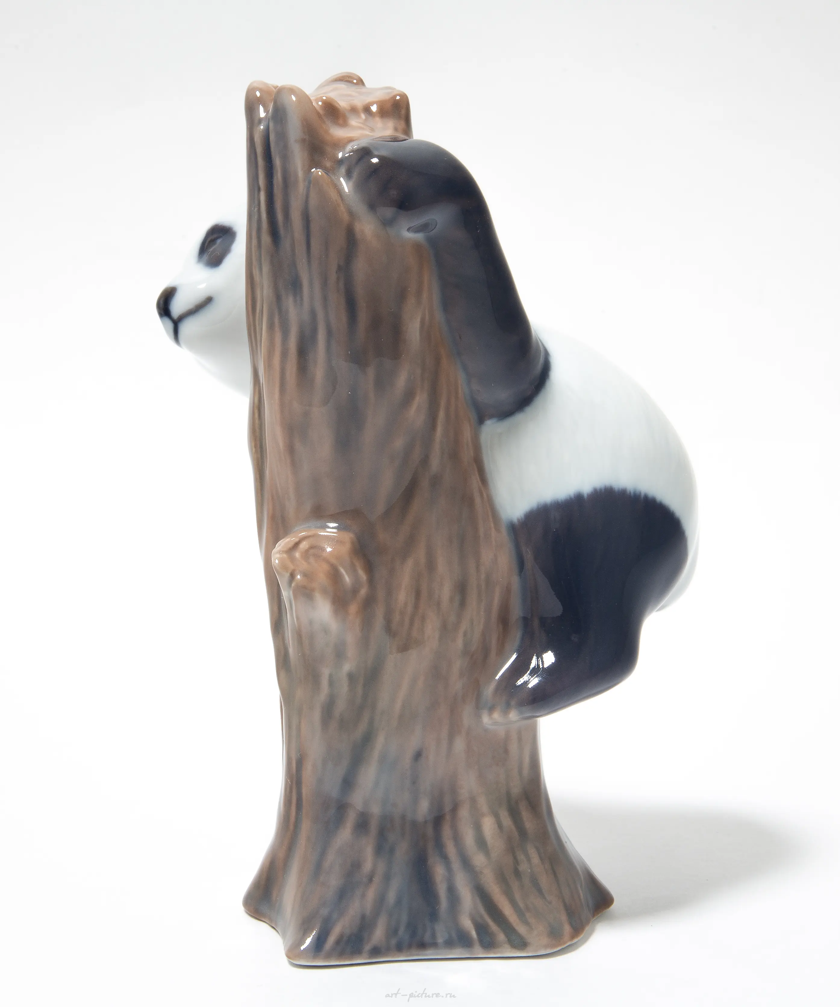 Panda in the tree. Denmark, Copenhagen, Royal Copenhagen. — photo 3