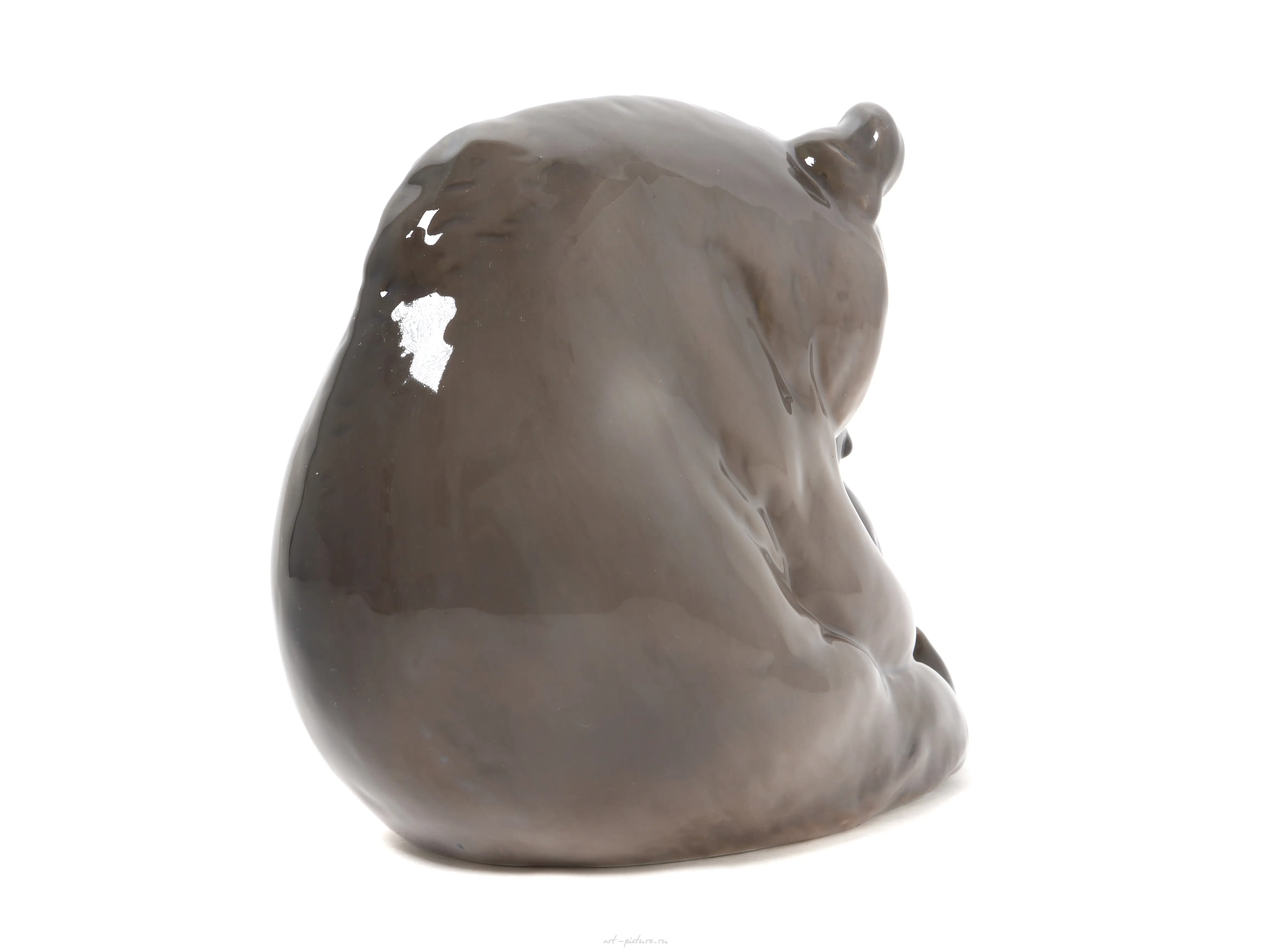 "Brown bear sucking its paw. Denmark, Copenhagen, Royal Copenhagen, 1923." — photo 3