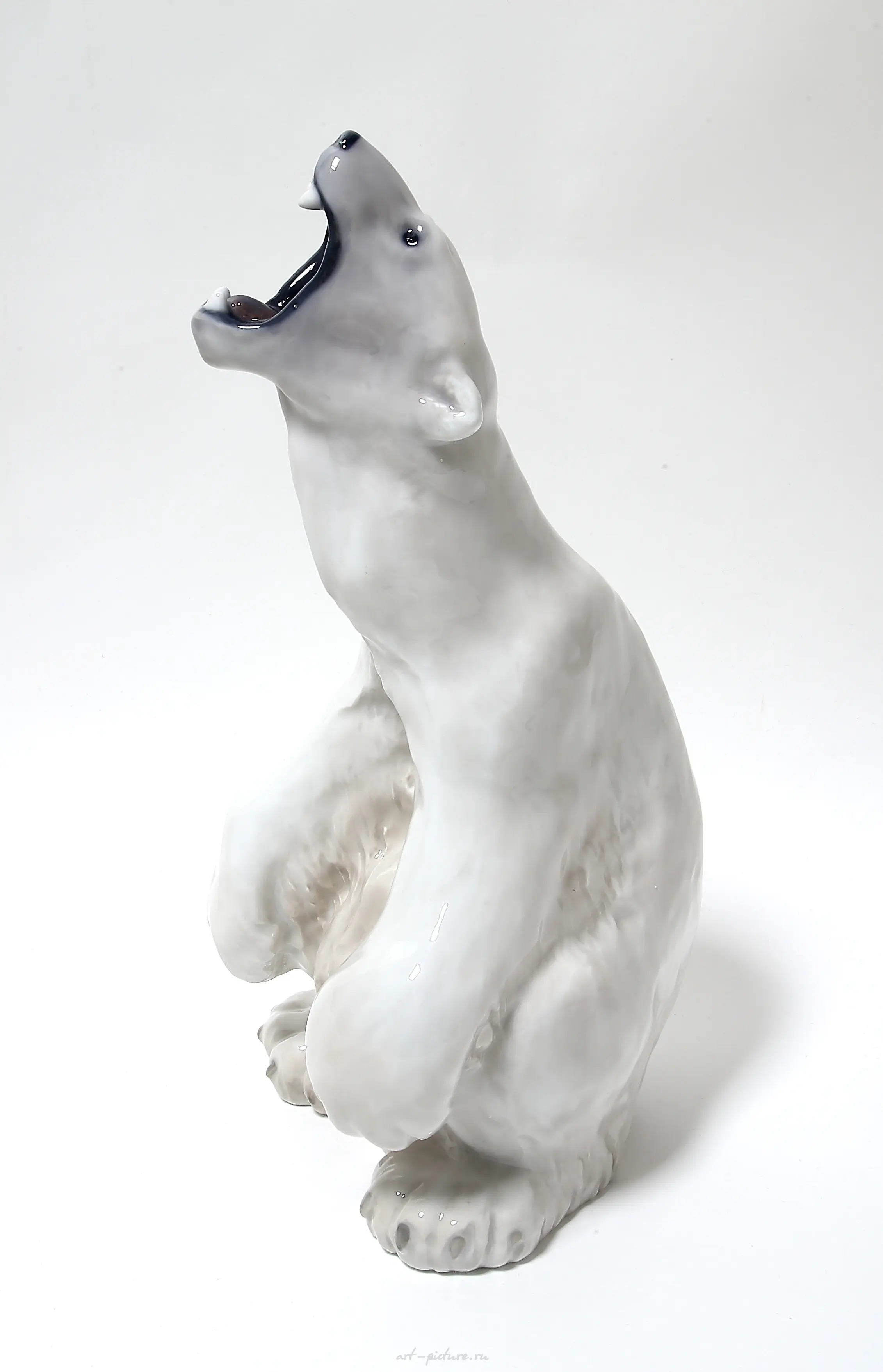 White polar bear. Denmark, Copenhagen, Royal Copenhagen, 1898-1923. — photo 3
