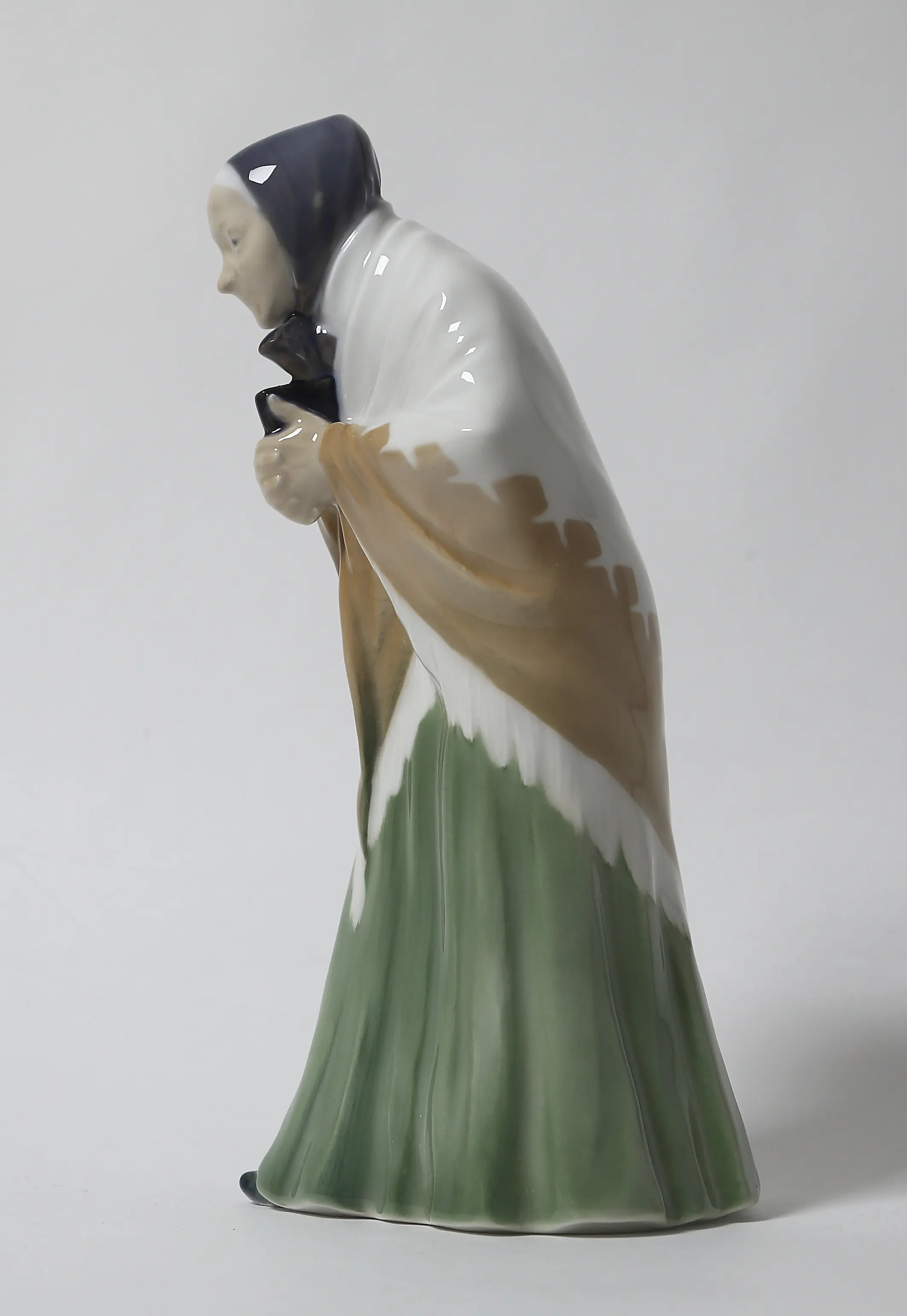 The translation of the text is: "Parishioner. Denmark, Copenhagen, Royal Copenhagen." — photo 3