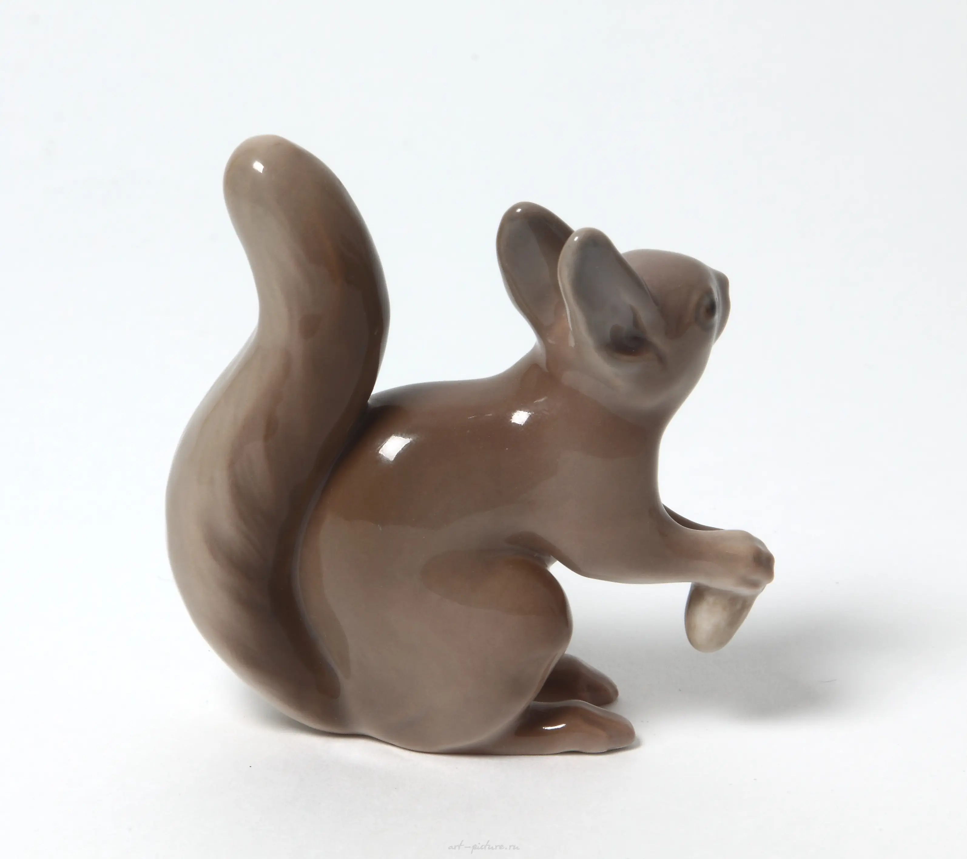 "Squirrel. Denmark, City of Copenhagen, Bing & Grondahl." — photo 3