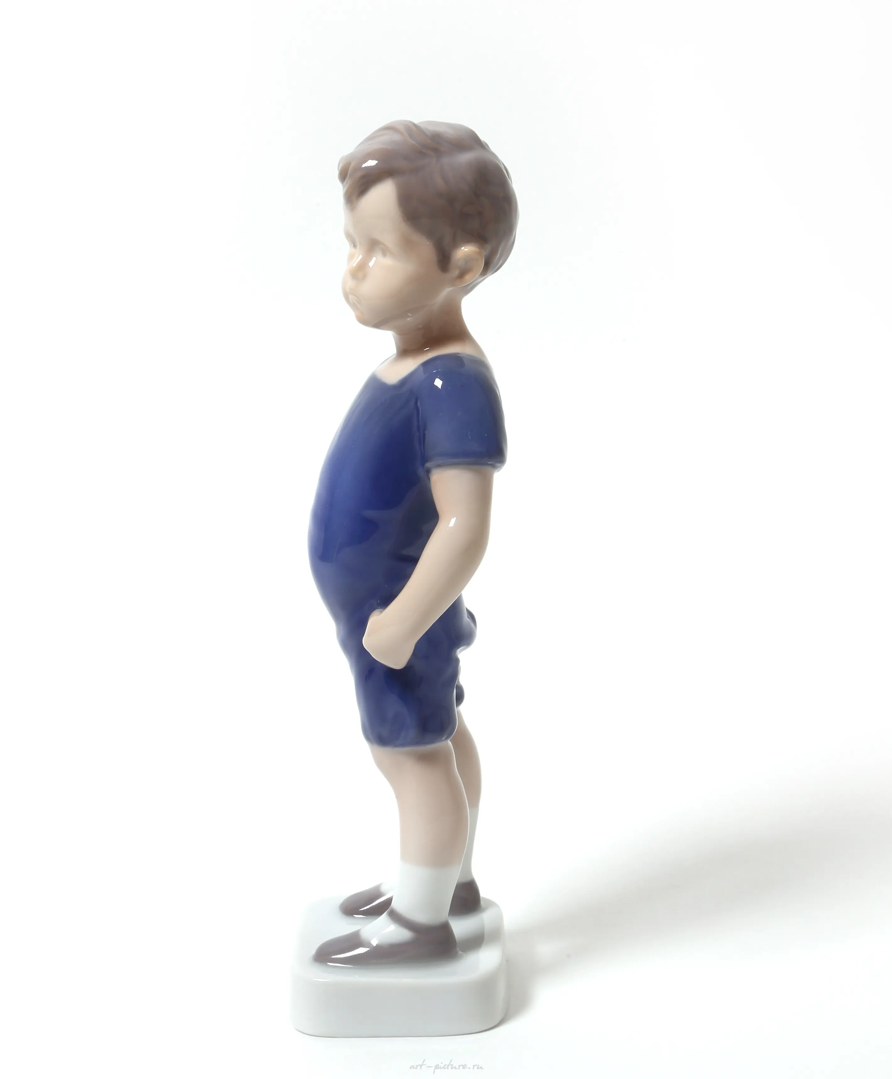 "Kai. A standing boy in shorts. Denmark, Copenhagen, Bing & Grondahl." — photo 5