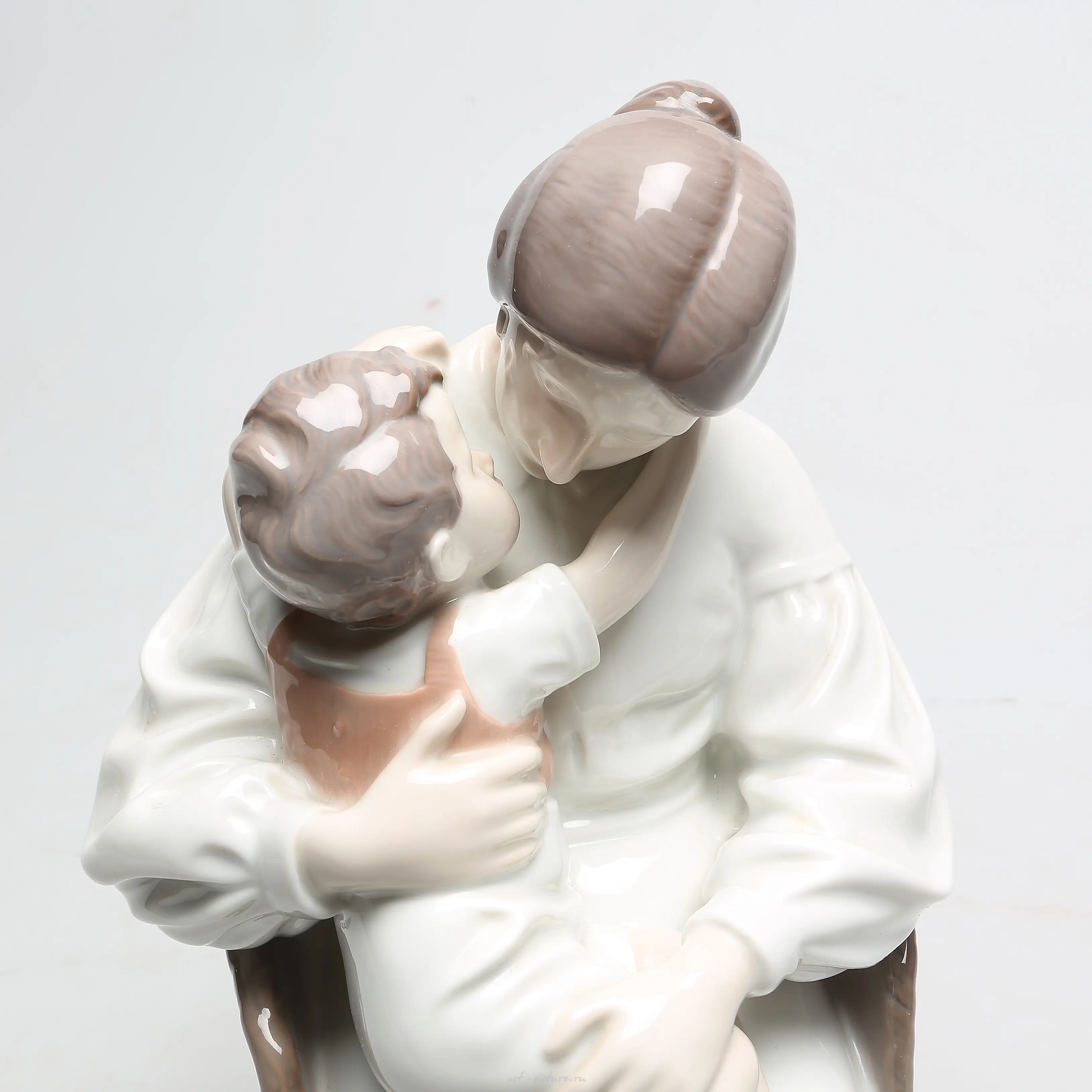 Mother with child. Denmark, Copenhagen, Bing & Grondahl. — photo 4