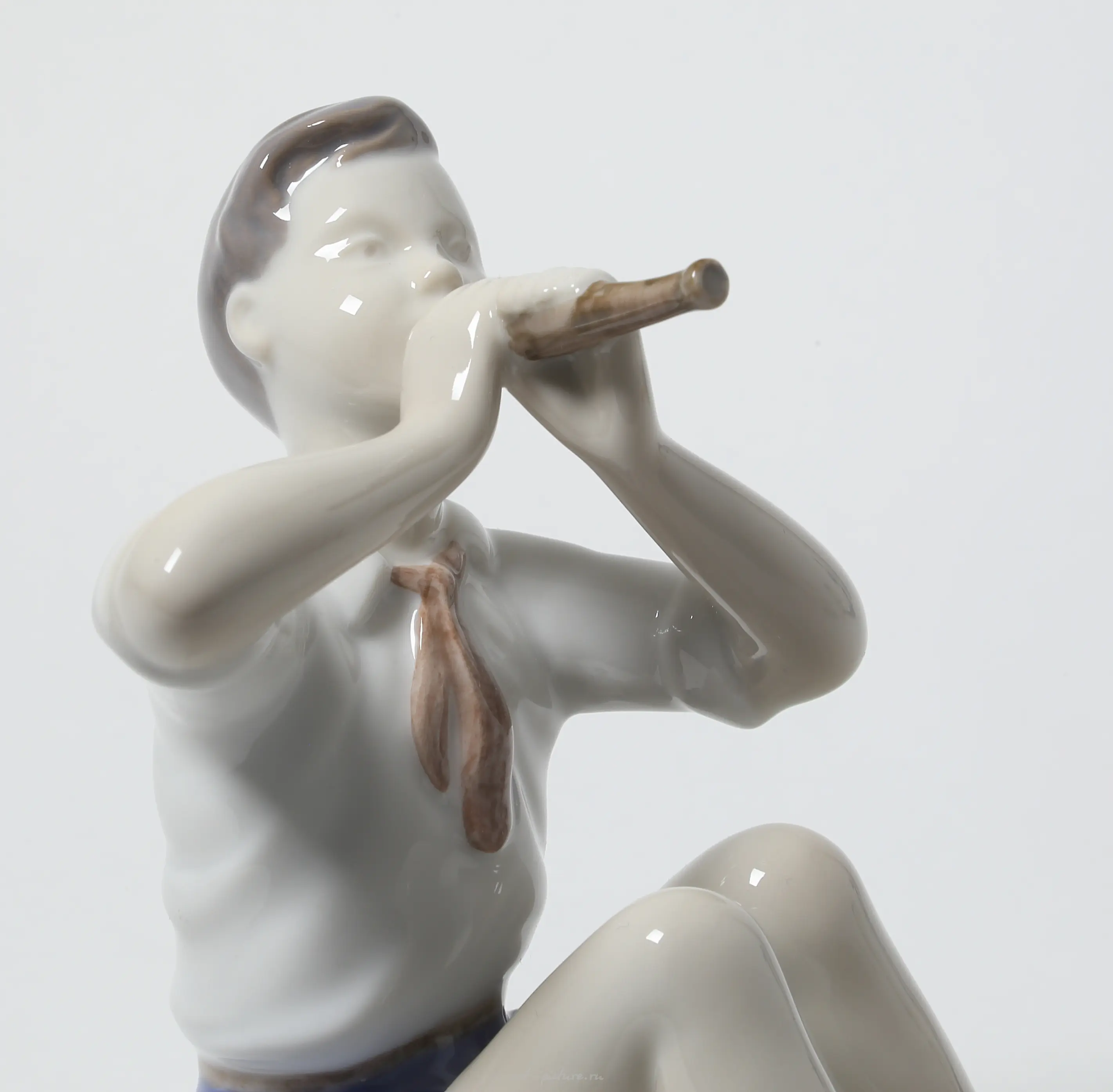 Porcelain figurine of a Boy Playing the Flute by Bing Grondahl. — photo 2