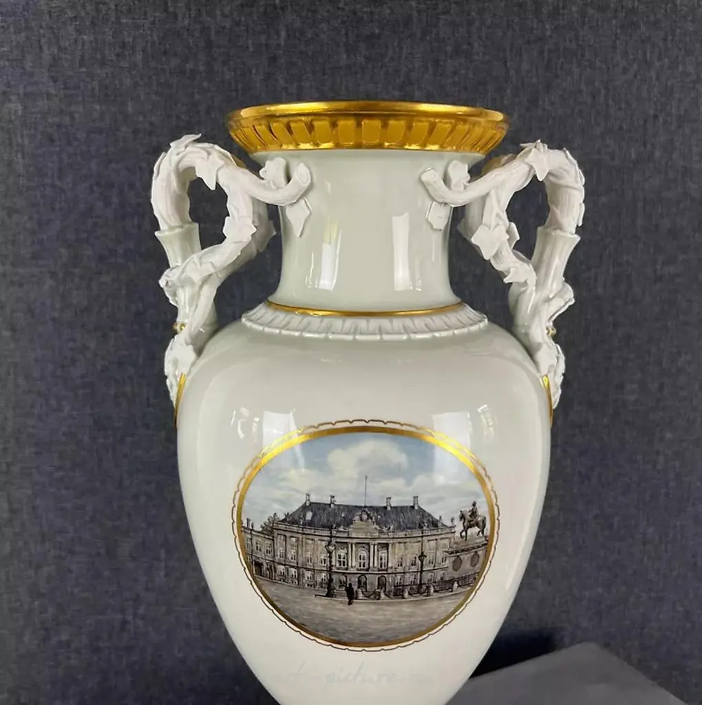 Ваза с росписью Арнольда Крога, дворца Амалиенборг в Копенгагене Royal Copenhagen — фото 8