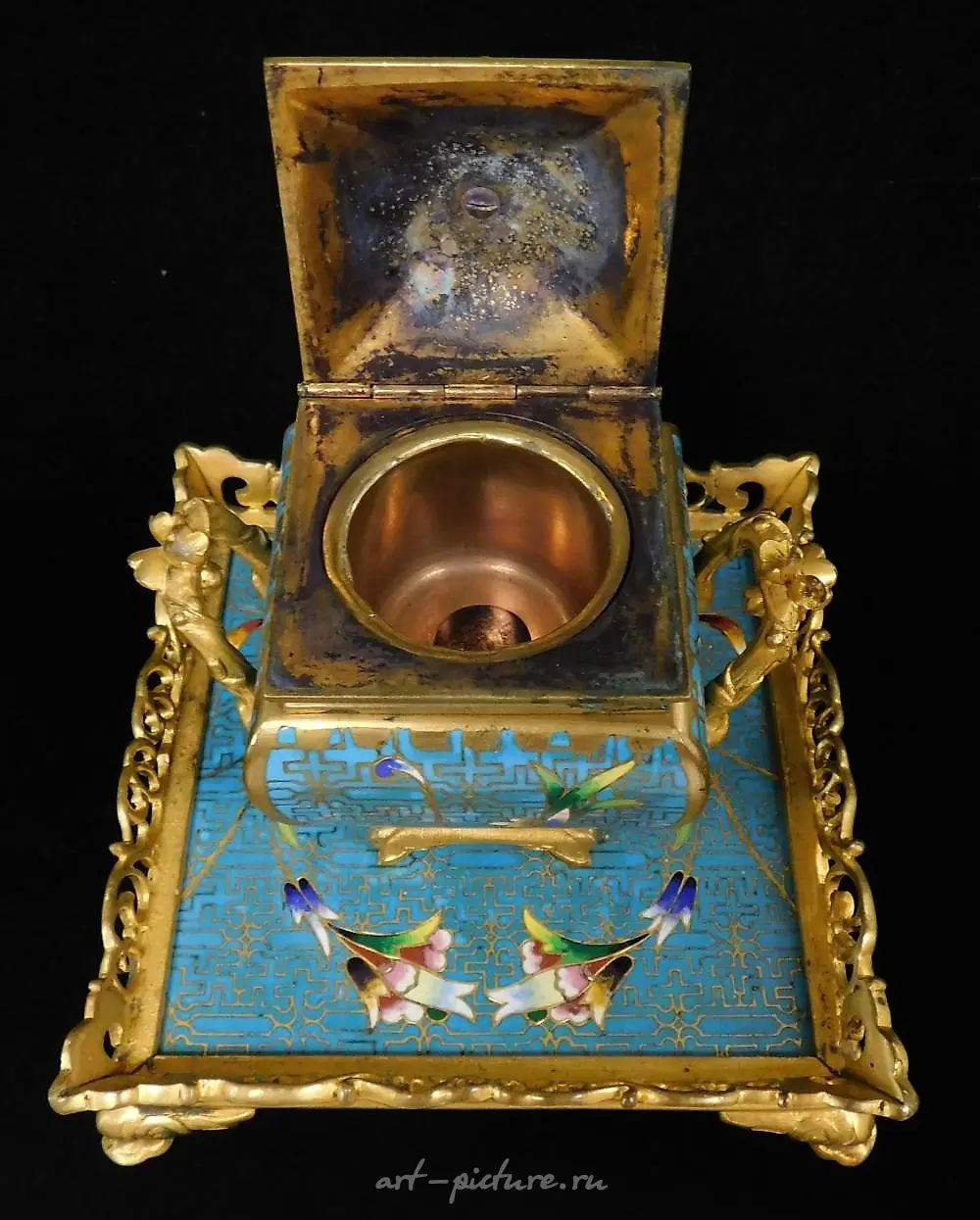Cloisonne enamel and gilt silver beaker on stand, Russian, 2... — photo 2