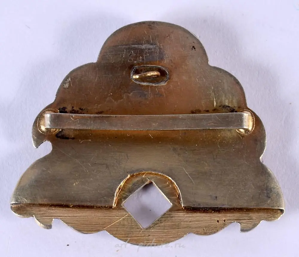 AN ANTIQUE RUSSIAN SILVER AND ENAMEL BUCKLE. 27.6 grams. 5.5... — photo 2