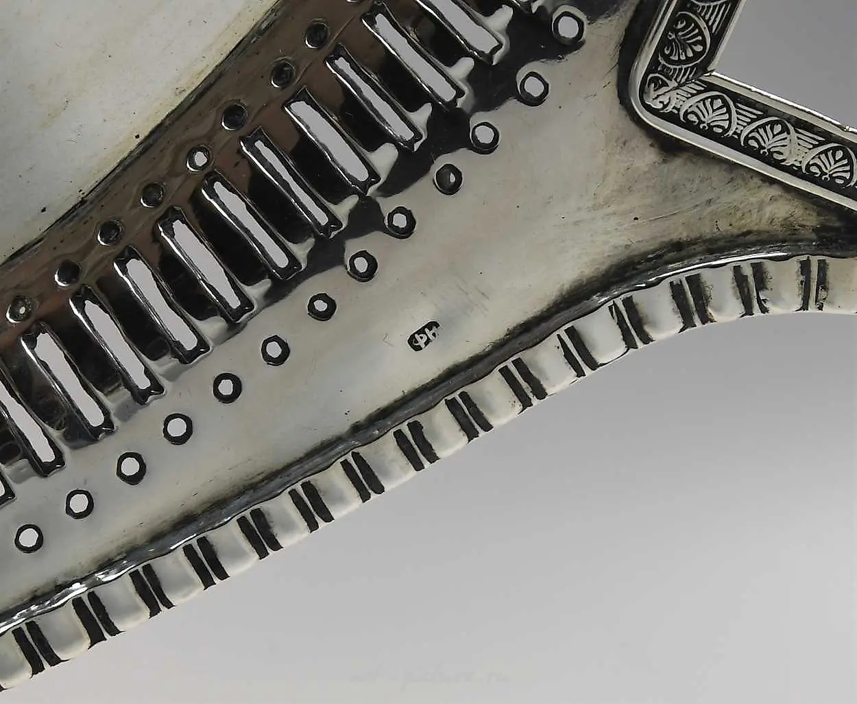 银托盘由19世纪早期的俄罗斯金属制成，带有两个手柄 — 照片 3