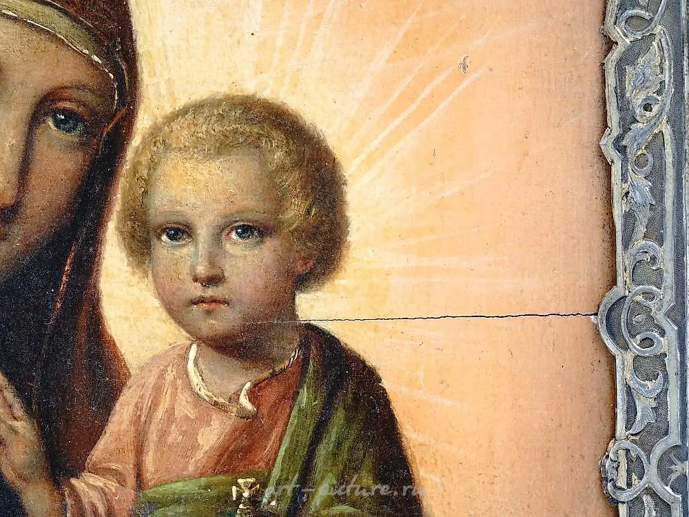 Русская икона Богородицы в серебряном эмалевом окладе — фото 6
