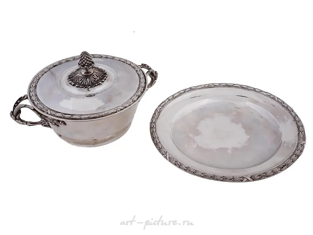 MONUMENTAL RUSSIAN SILVER GILT SOUP TUREEN WITH GEMS