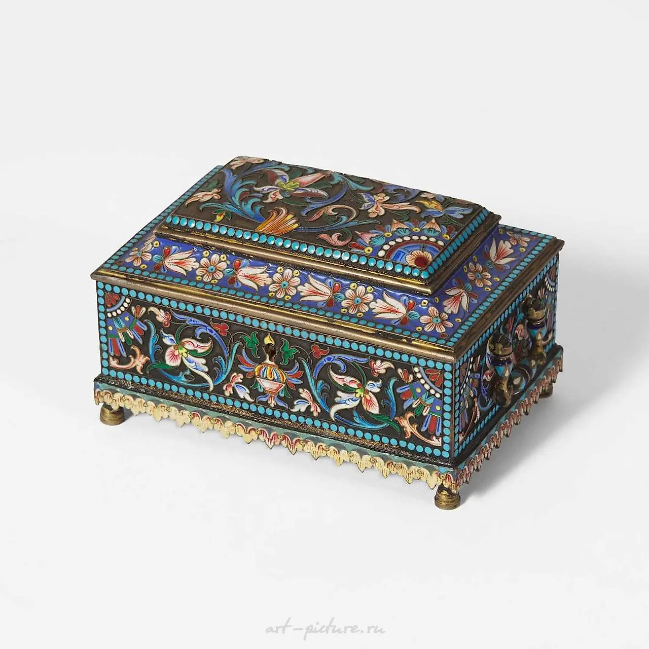 A Russian silver-gilt and shaded enamel cigarette case Hallmarked... — photo 2