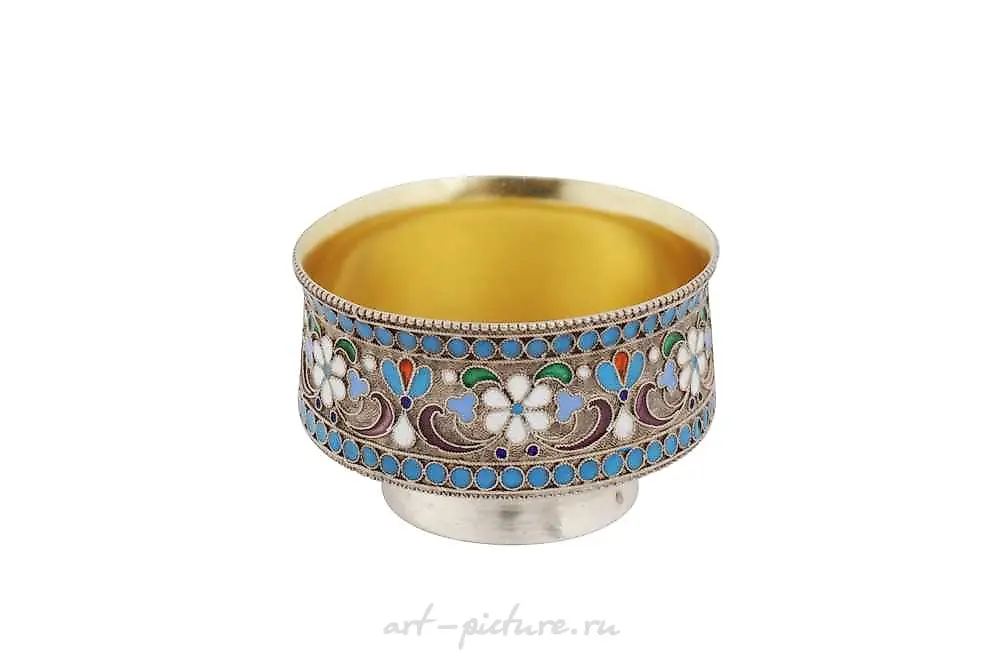 Nicholas II, a Russian ruler of the early 20th century, commissioned a silver item made of 84 zolotnik silver.