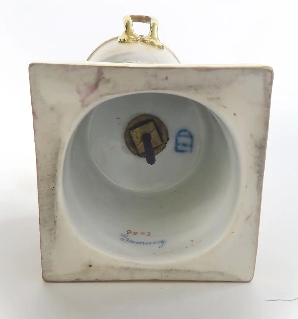 19TH C. PAIR OF HAND PAINTED ROYAL VIENNA URNS/VASES — photo 5